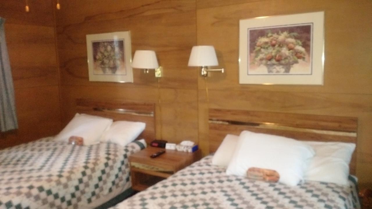 Green Lake Dartford Inn מראה חיצוני תמונה